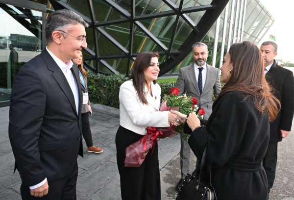 Albanian parliament speaker arrives in Azerbaijan to participate in COP29 (PHOTO)