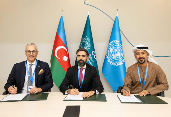 Azerbaijan's SOCAR inks memo in wind power generation in Caspian Sea sector (PHOTO)