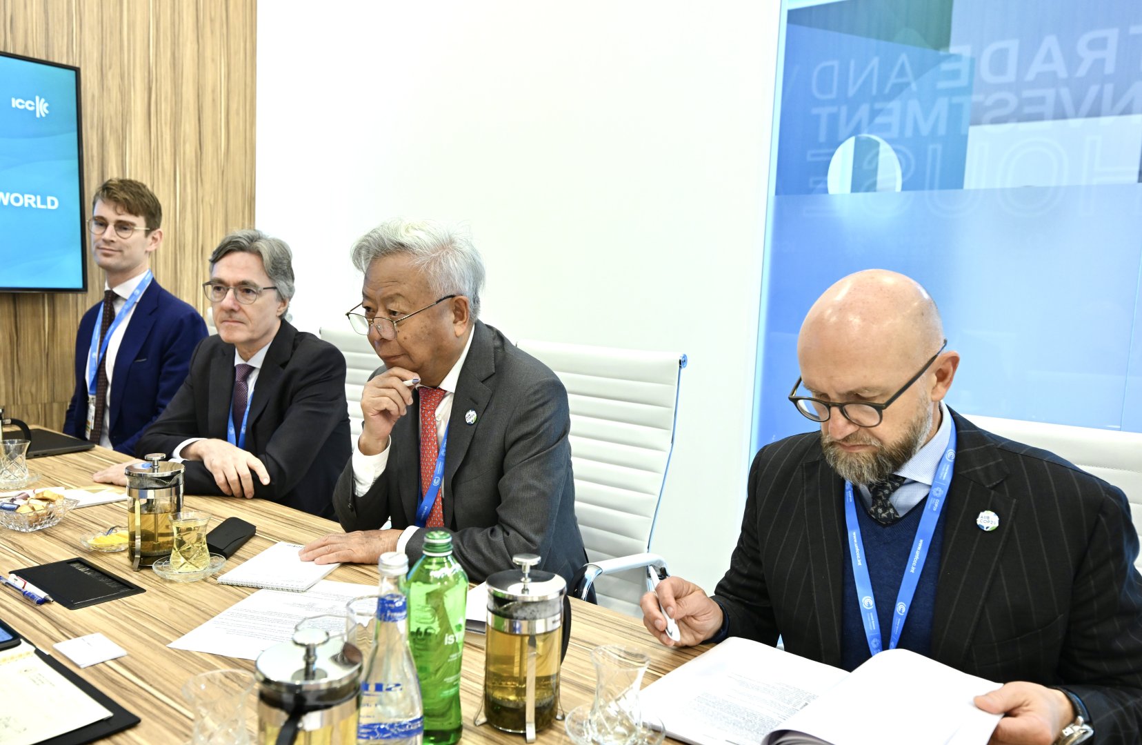 Azerbaijan, AIIB discuss priorities for further cooperation (PHOTO)