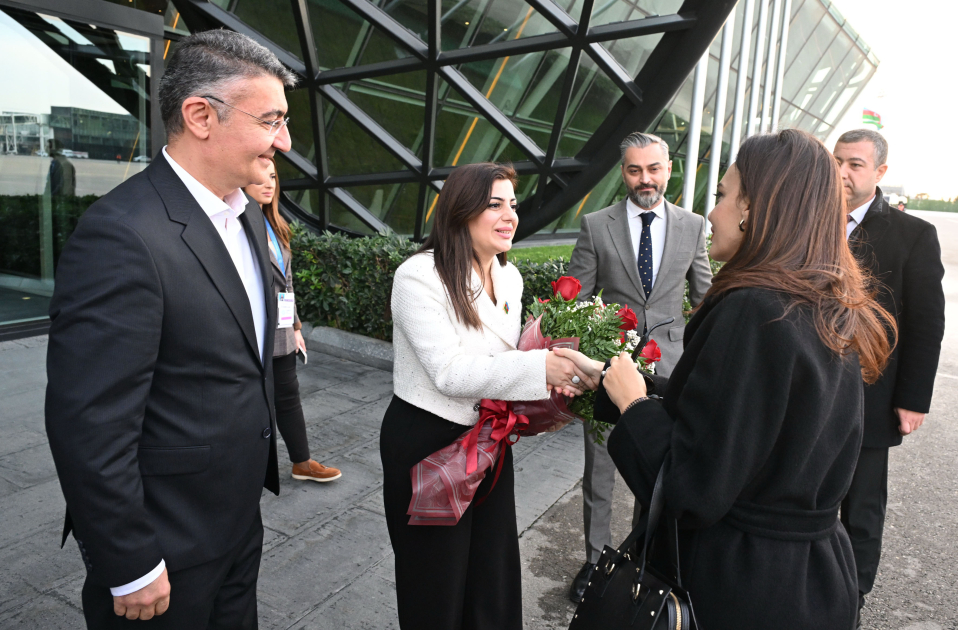 Albanian parliament speaker arrives in Azerbaijan to participate in COP29 (PHOTO)