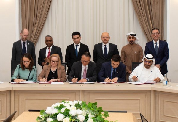 Financial agreements signed for 760 MW solar energy projects in Azerbaijan (PHOTO)