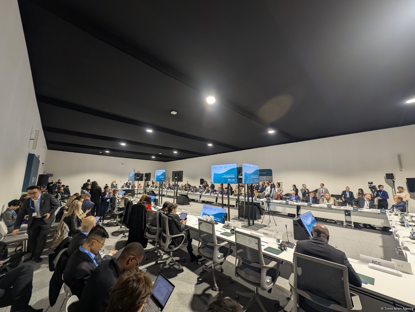 Azerbaijan's COP29 hosts high-level roundtable on green digital action (PHOTO)