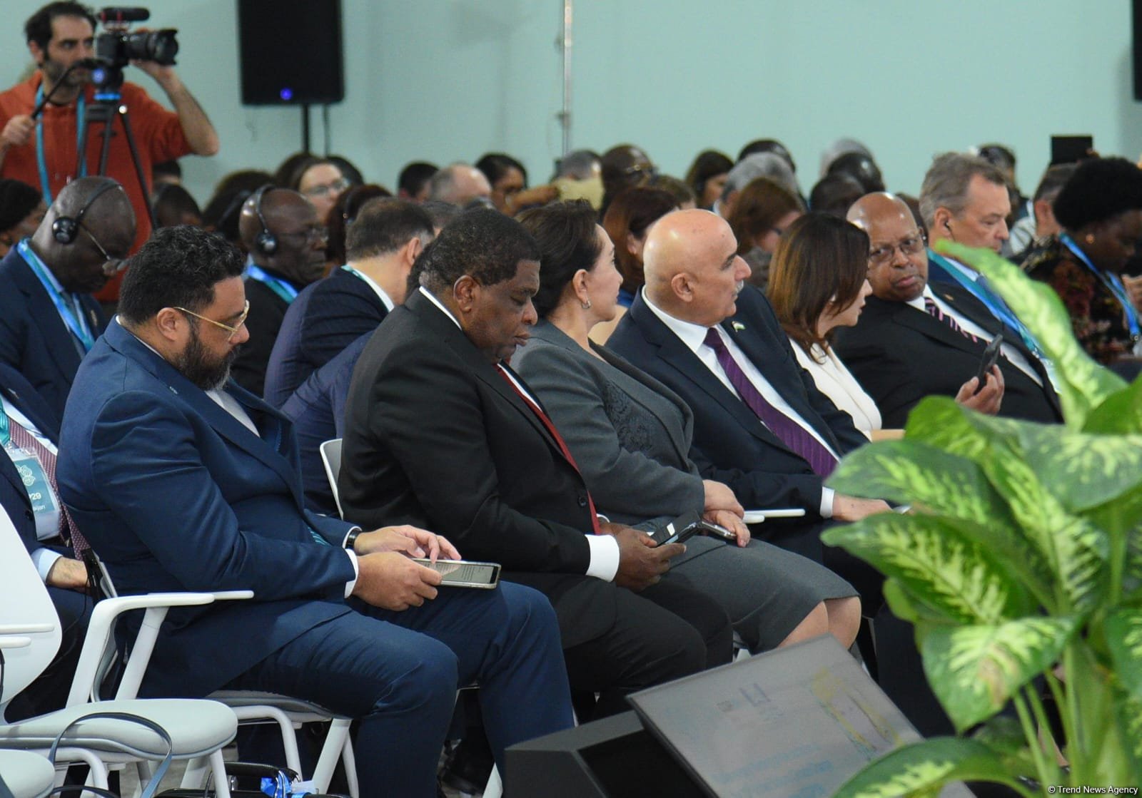 COP29 hosts "Setting scene: understanding real impact of climate change" session (PHOTO)