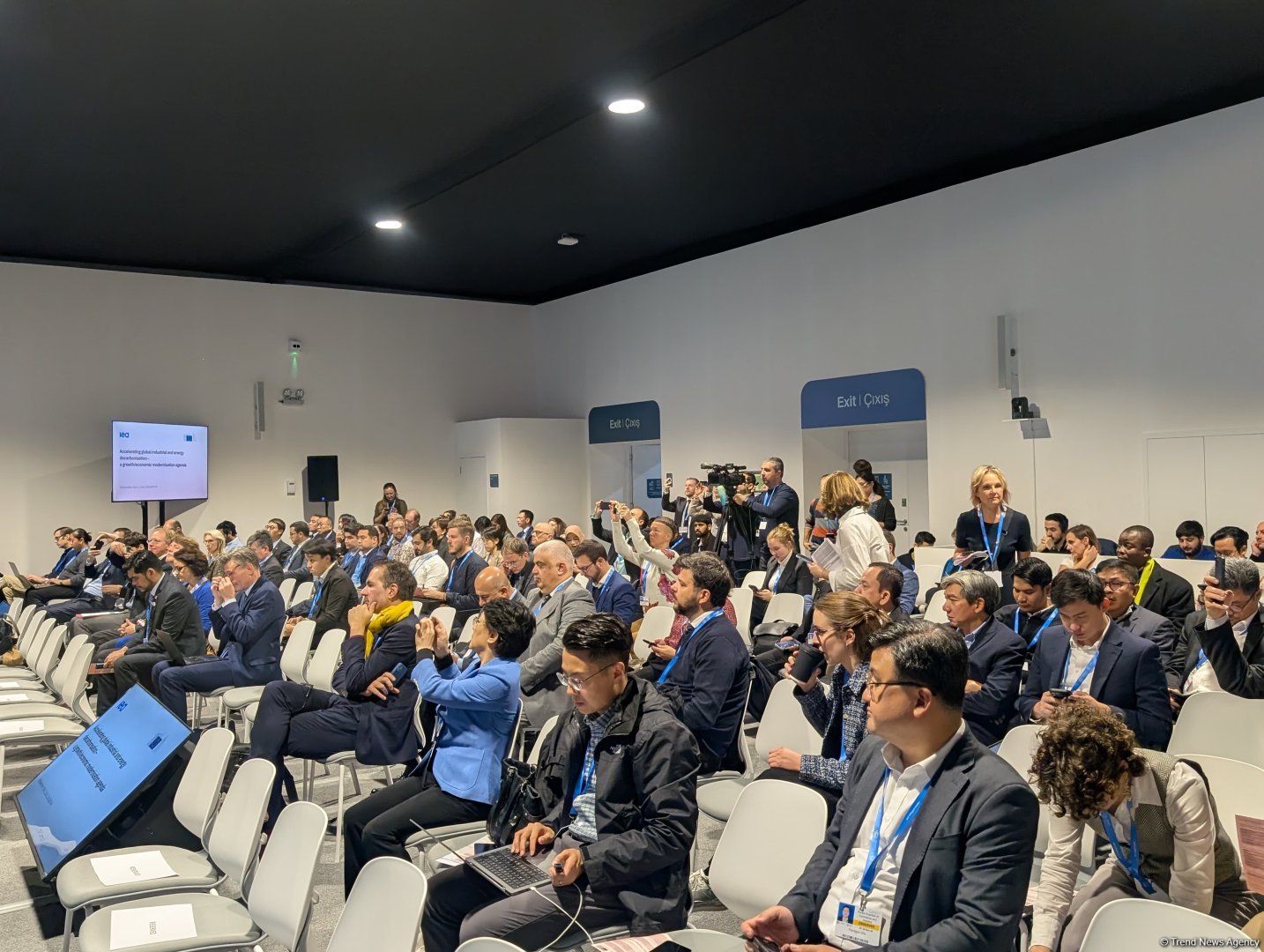 COP29 hosts panel discussion on accelerating global industrial and energy decarbonization (PHOTO)