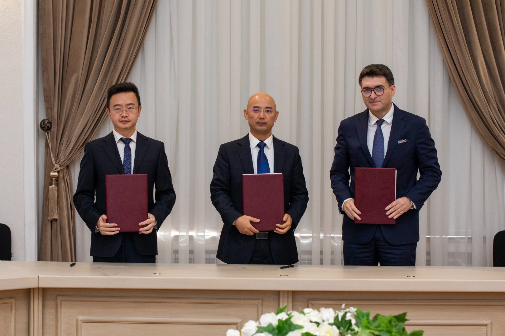 Azerbaijan, Chinese companies come to terms in energy storage (PHOTO)