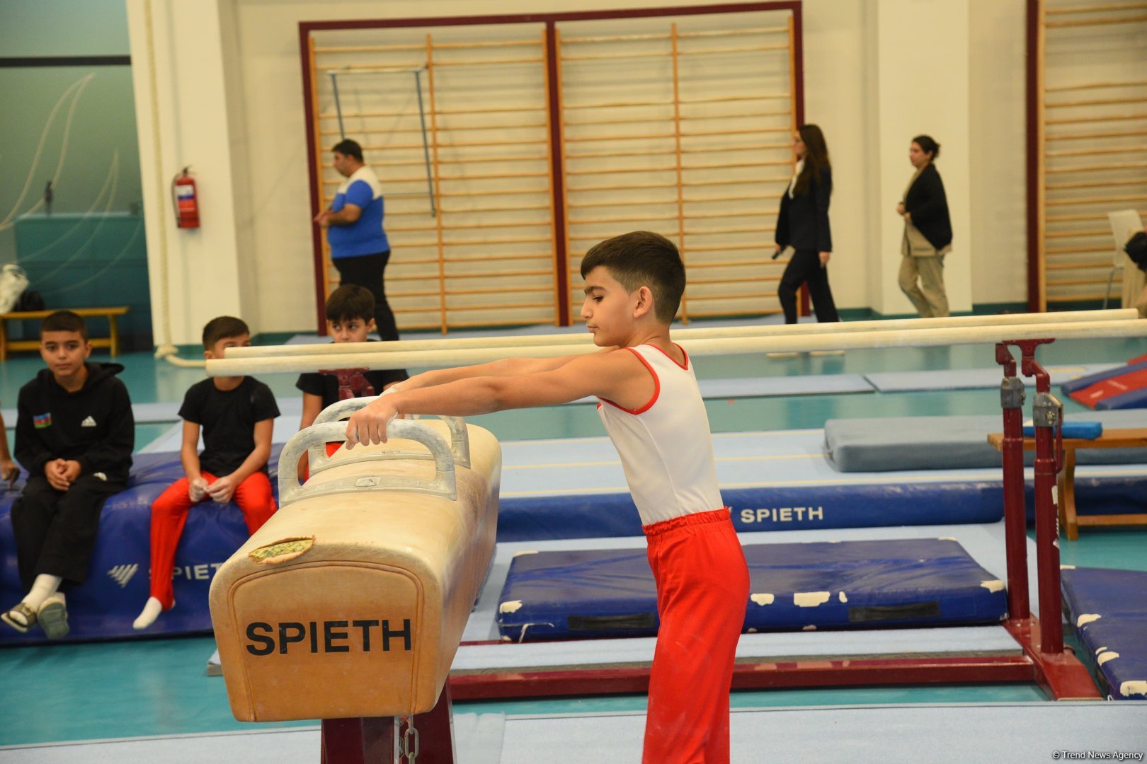 Men's, women's national artistic gymnastics competitions kick off in Baku (PHOTO)