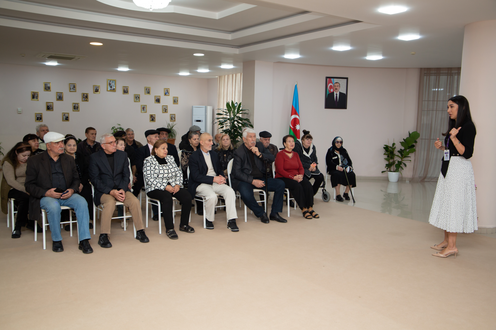 Azercell held cybersecurity training for elderly citizens (PHOTO)