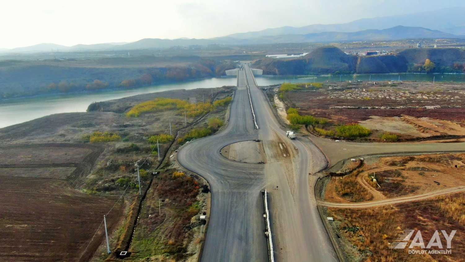 Azerbaijan tallies construction progress on Aghdam-Fuzuli highway (PHOTO)