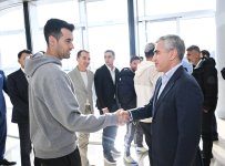 Lionel Messi and his teammates visit Azerbaijan's Heydar Aliyev Center! (PHOTO)