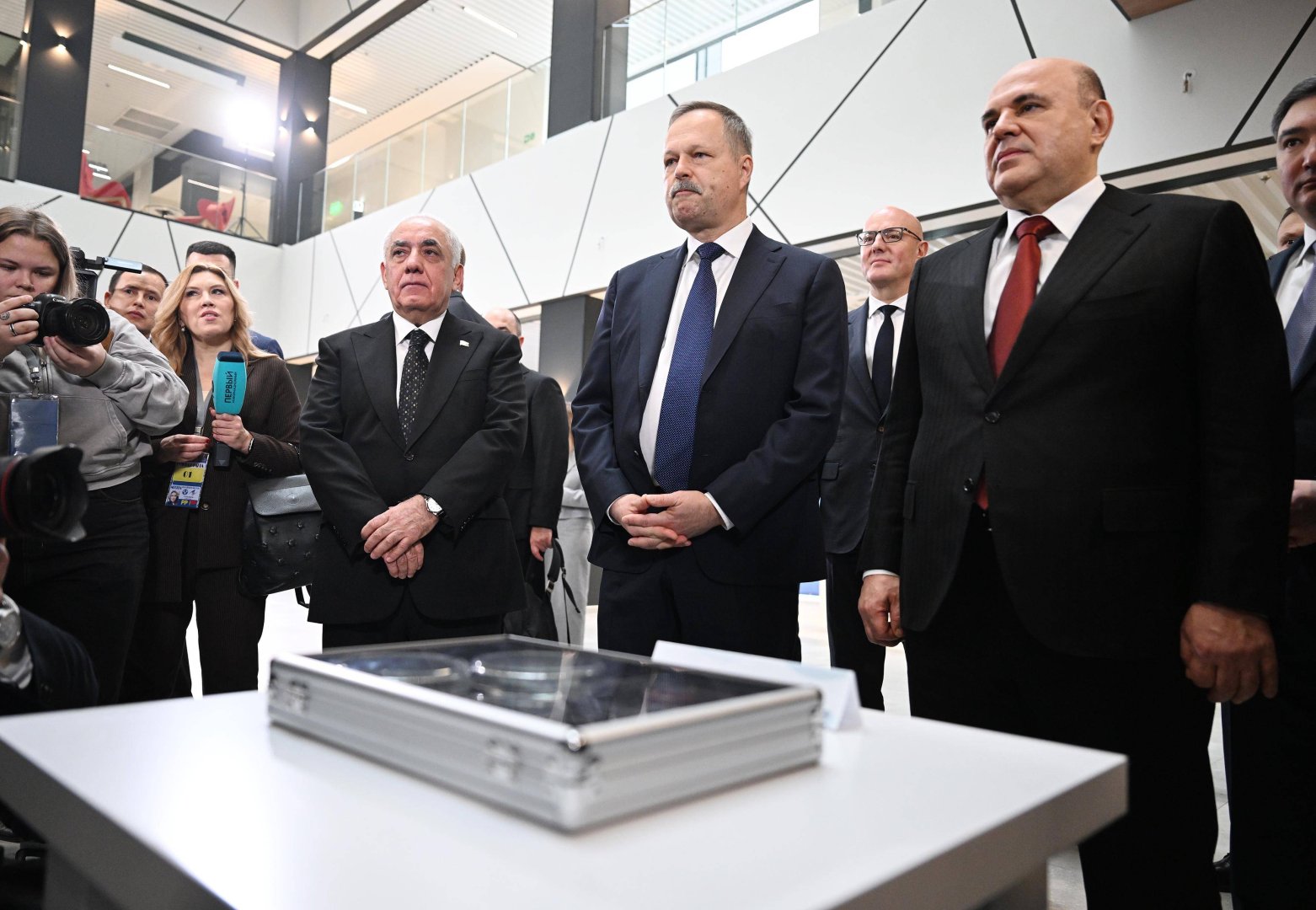 Azerbaijani PM visits Russia's Bauman Moscow State Technical University (PHOTO)