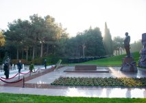 Azerbaijani security service staff visits National Leader Heydar Aliyev's tomb (PHOTO/VIDEO)