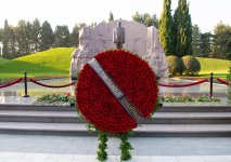 Azerbaijani security service staff visits National Leader Heydar Aliyev's tomb (PHOTO/VIDEO)