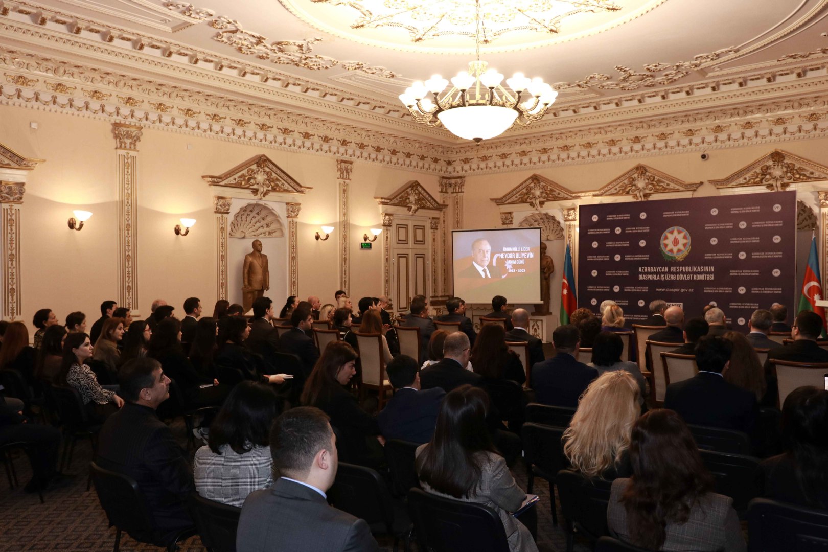 Azerbaijan's State Diaspora Committee honors memory of Great Leader Heydar Aliyev (PHOTO)