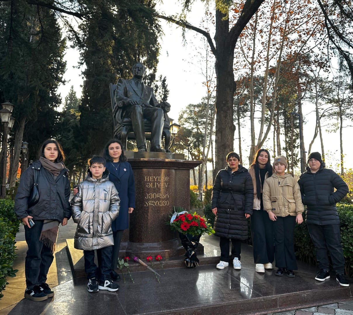 Georgia pays tribute to memory of National Leader Heydar Aliyev (PHOTO)