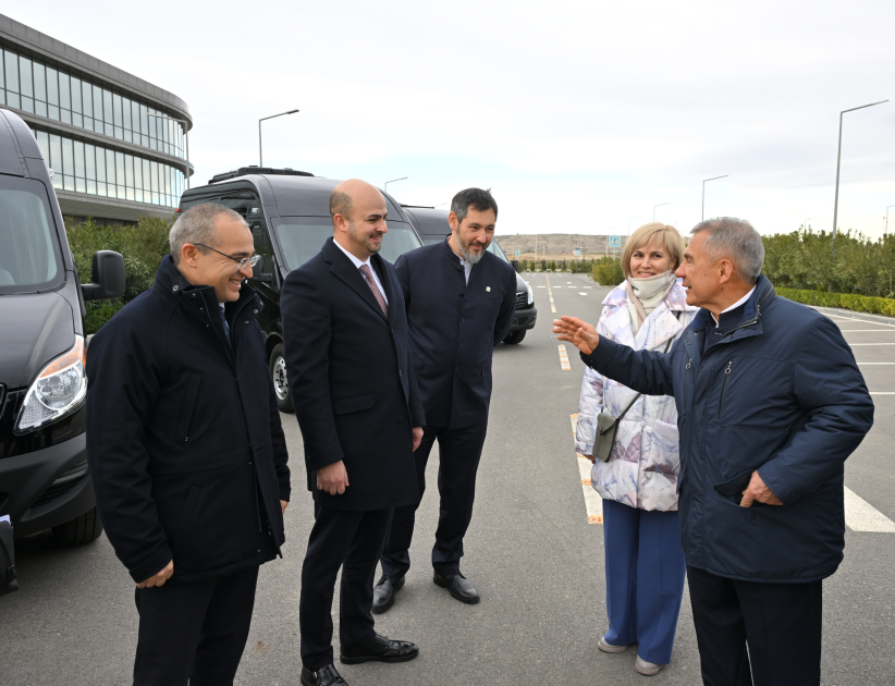 Rais of Russia's Tatarstan donates three minibuses to Azerbaijan's Jabrayil, Gubadli, and Zangilan districts