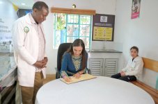 VP of Heydar Aliyev Foundation Leyla Aliyeva visits school and medical center in Nairobi (PHOTO)