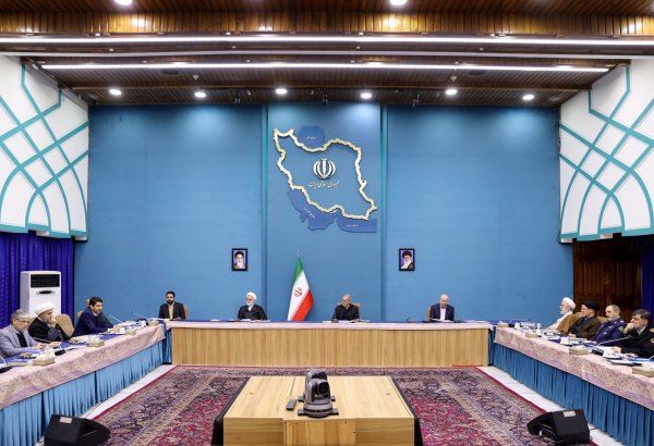Iran removes restrictions on WhatsApp and Google Play