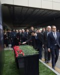 AZAL puts up Baku airport memorial after Aktau plane tragedy (PHOTO)