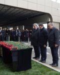 AZAL puts up Baku airport memorial after Aktau plane tragedy (PHOTO)