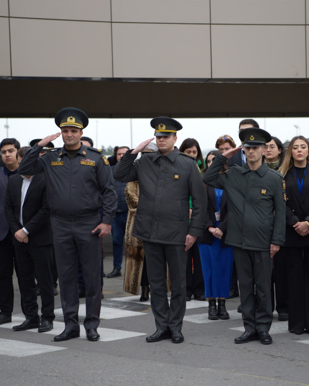 AZAL puts up Baku airport memorial after Aktau plane tragedy (PHOTO)