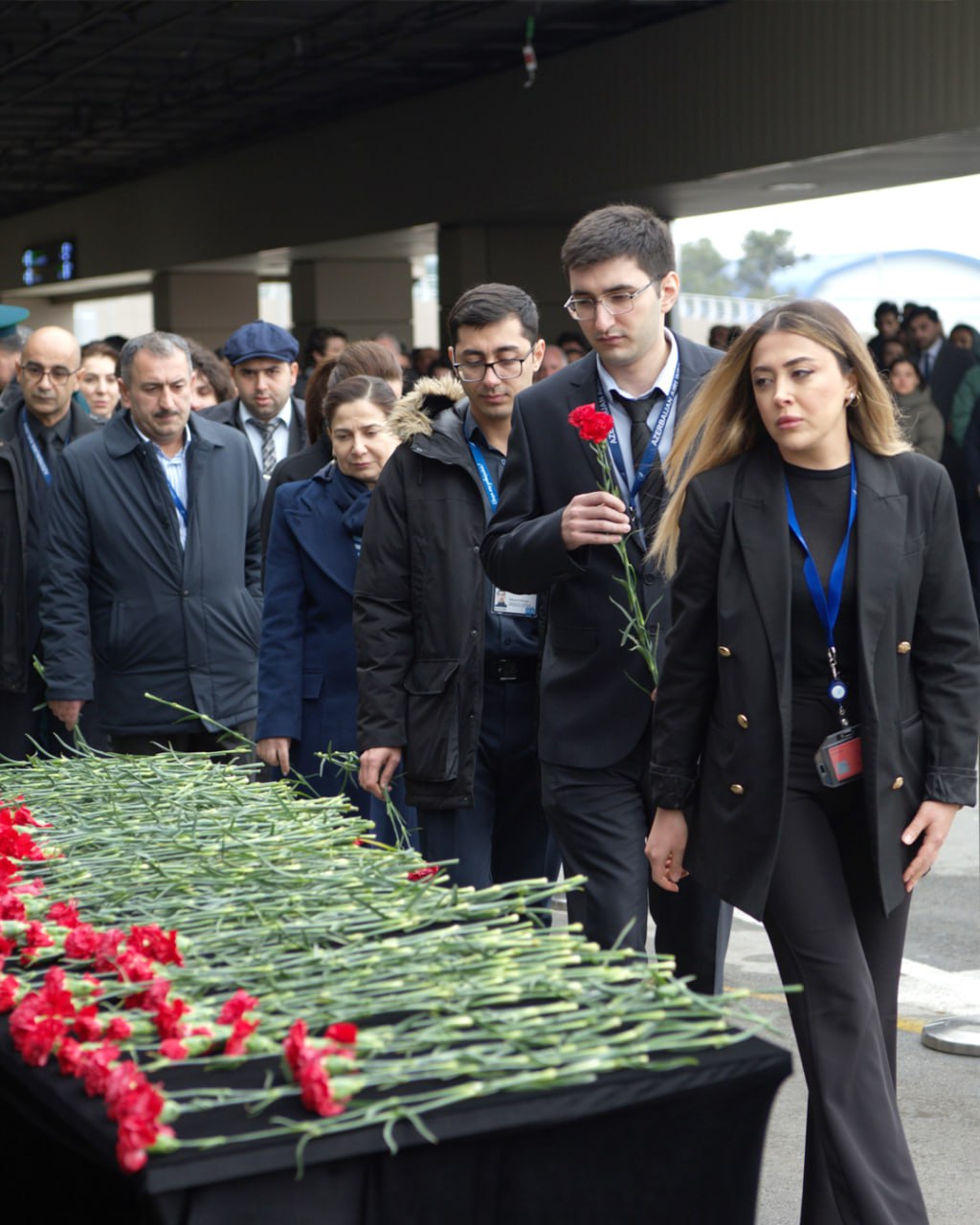 AZAL puts up Baku airport memorial after Aktau plane tragedy (PHOTO)
