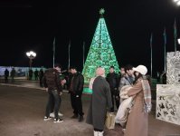 Winter Tale Fair catches eye among Azerbaijan's Khankendi residents (PHOTO)