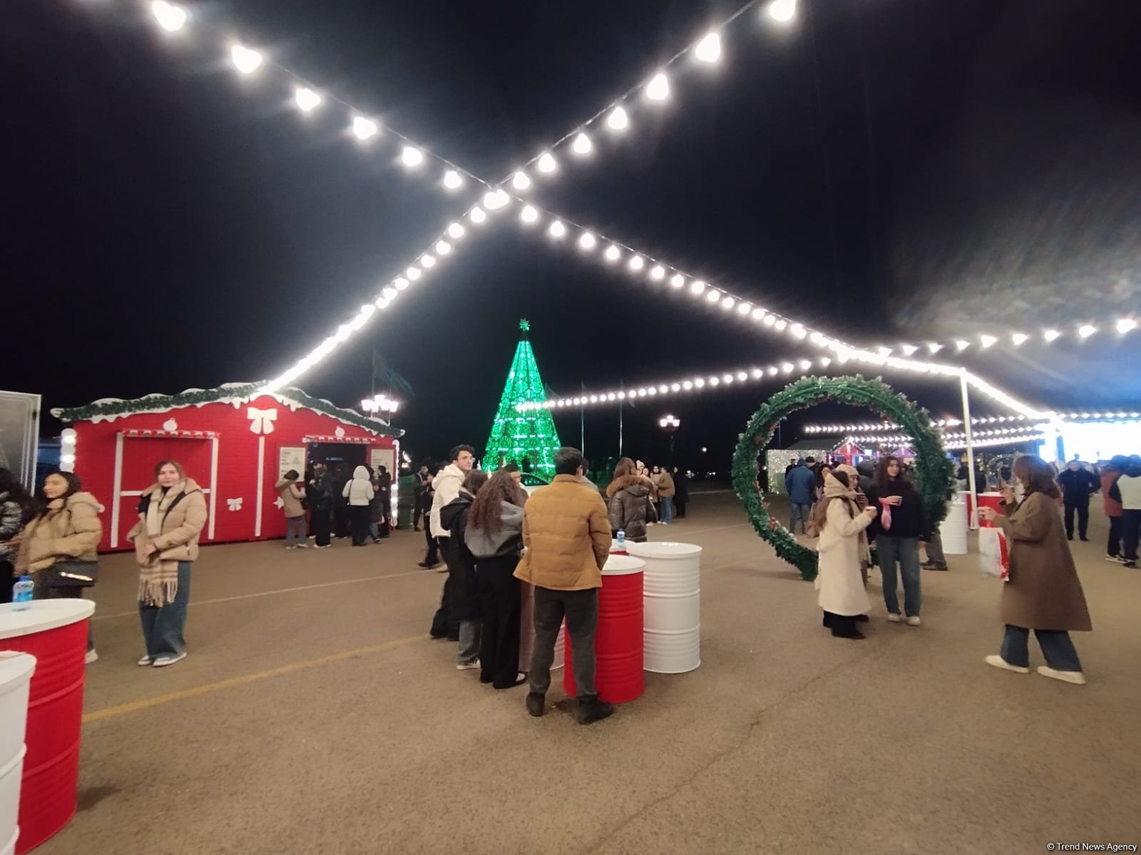 Winter Tale Fair catches eye among Azerbaijan's Khankendi residents (PHOTO)