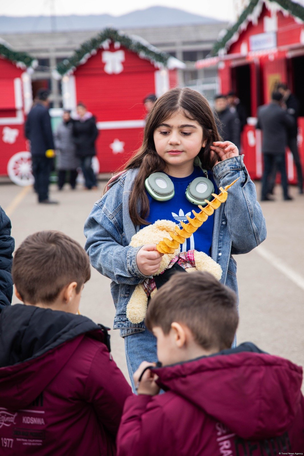 Winter Tale Fair catches eye among Azerbaijan's Khankendi residents (PHOTO)