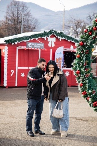 Winter Tale Fair catches eye among Azerbaijan's Khankendi residents (PHOTO)