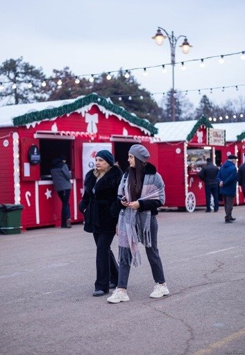 Winter Tale Fair catches eye among Azerbaijan's Khankendi residents (PHOTO)