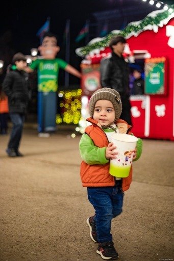 Winter Tale Fair catches eye among Azerbaijan's Khankendi residents (PHOTO)