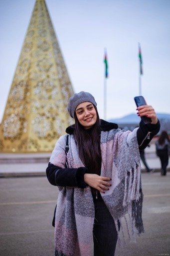 Winter Tale Fair catches eye among Azerbaijan's Khankendi residents (PHOTO)