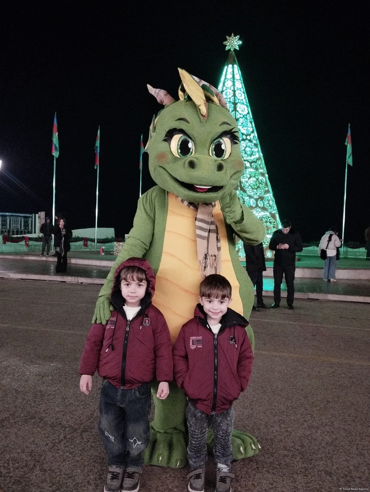 Winter Tale Fair catches eye among Azerbaijan's Khankendi residents (PHOTO)