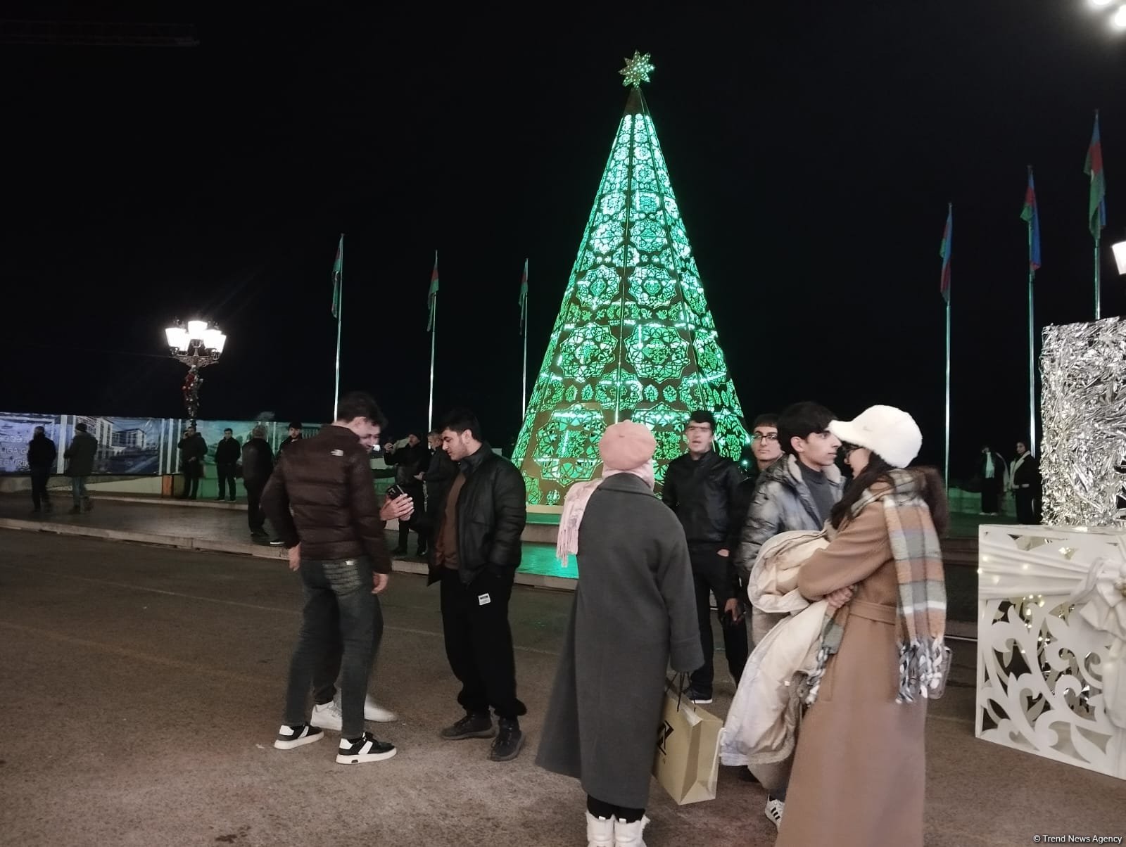 Winter Tale Fair catches eye among Azerbaijan's Khankendi residents (PHOTO)