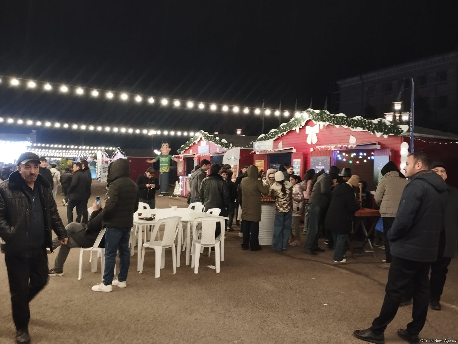Winter Tale Fair catches eye among Azerbaijan's Khankendi residents (PHOTO)