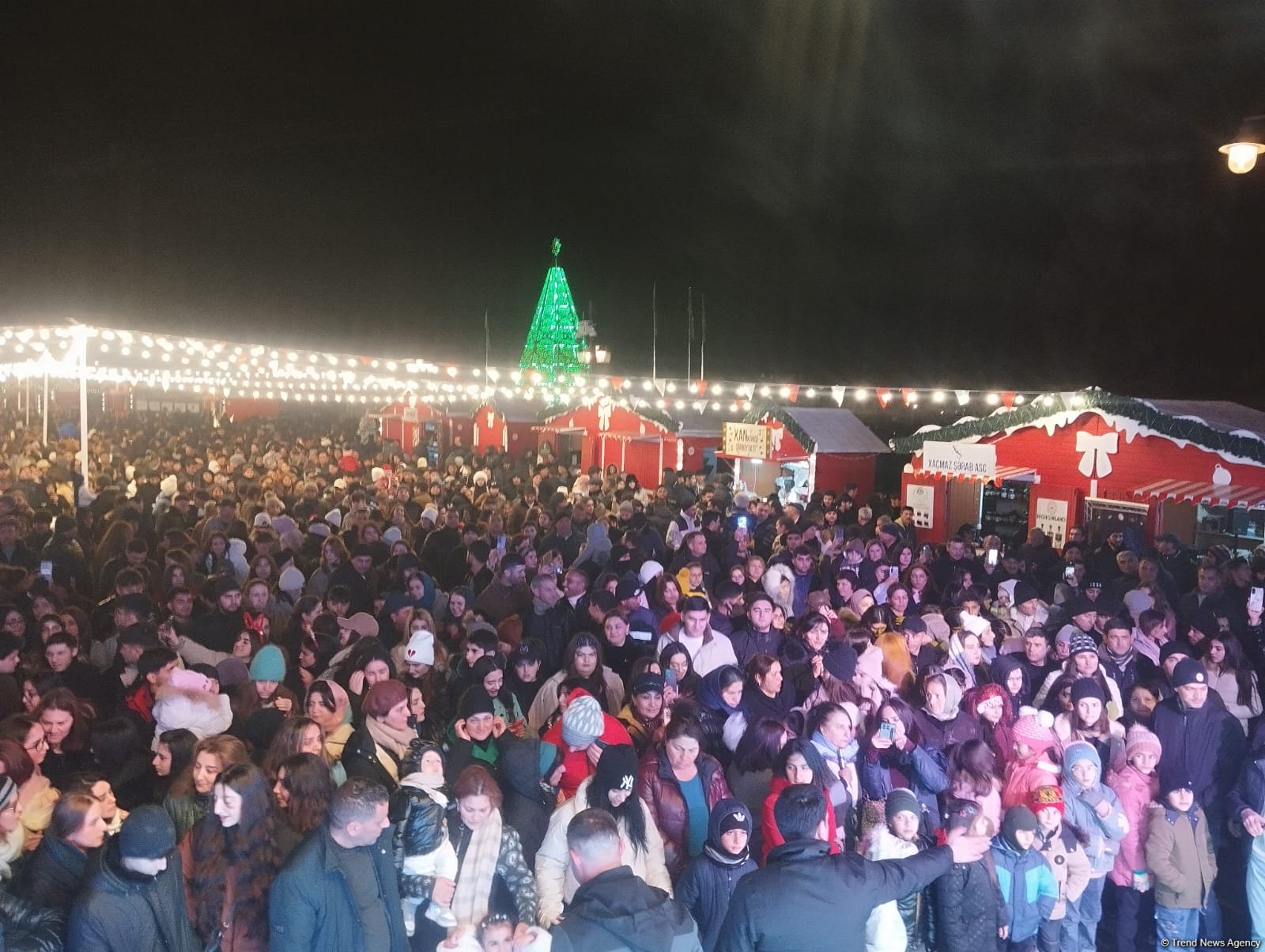 Azerbaijan's Khankendi residents celebrate New Year with fireworks (PHOTO)