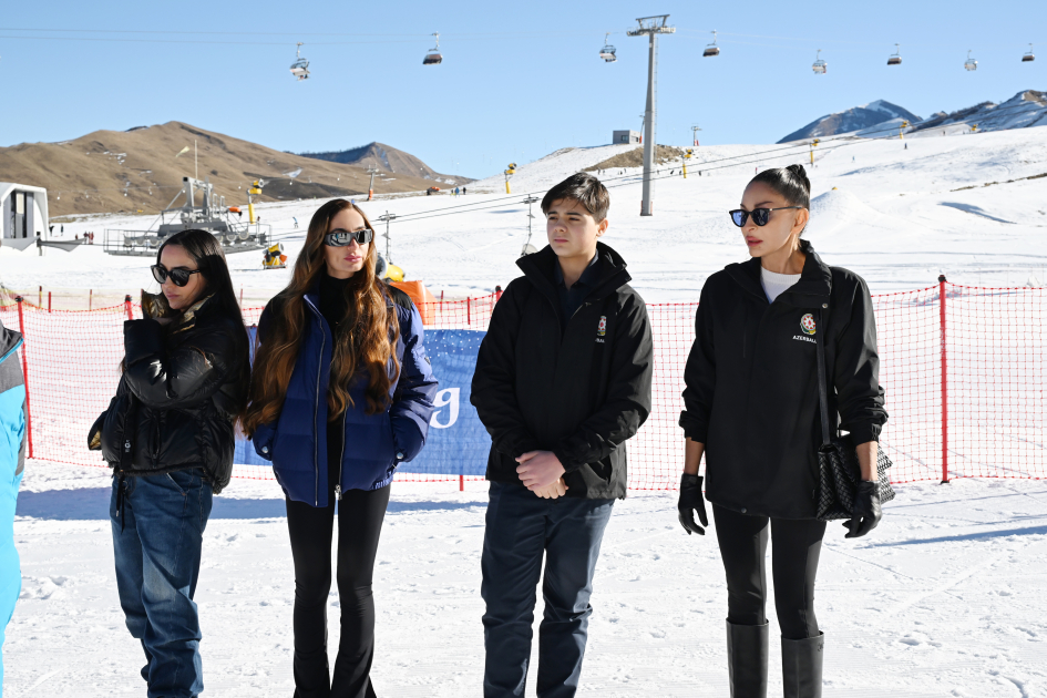 President Ilham Aliyev, First Lady Mehriban Aliyeva review works at “Lakeside” Hotel and Ski Club construction within Shahdag Tourism Complex (PHOTO/VIDEO)