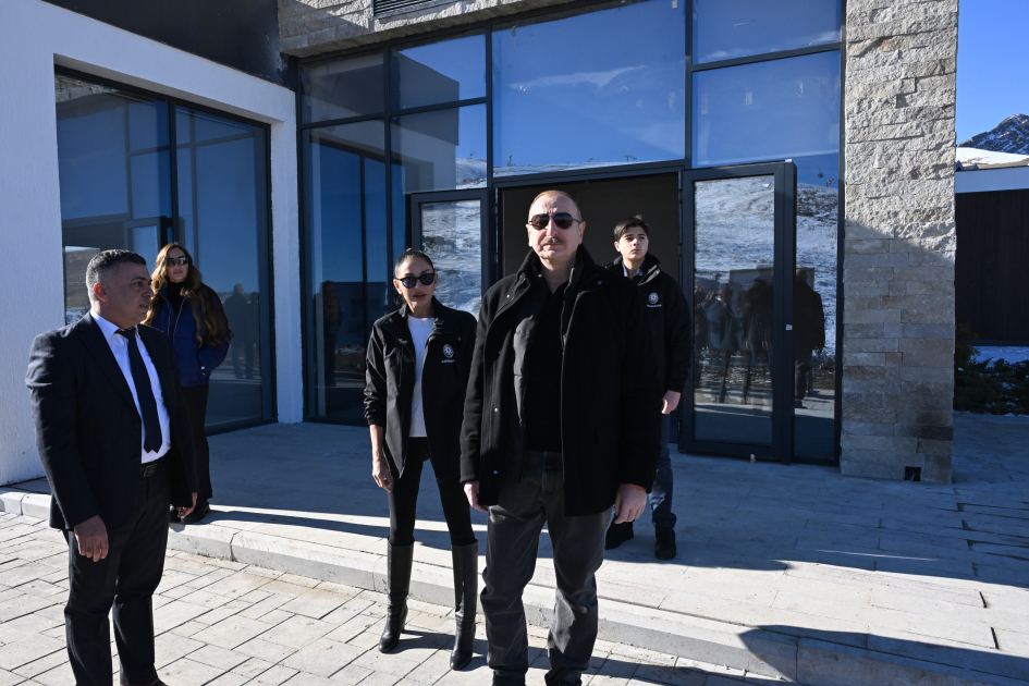 President Ilham Aliyev, First Lady Mehriban Aliyeva review works at “Lakeside” Hotel and Ski Club construction within Shahdag Tourism Complex (PHOTO/VIDEO)