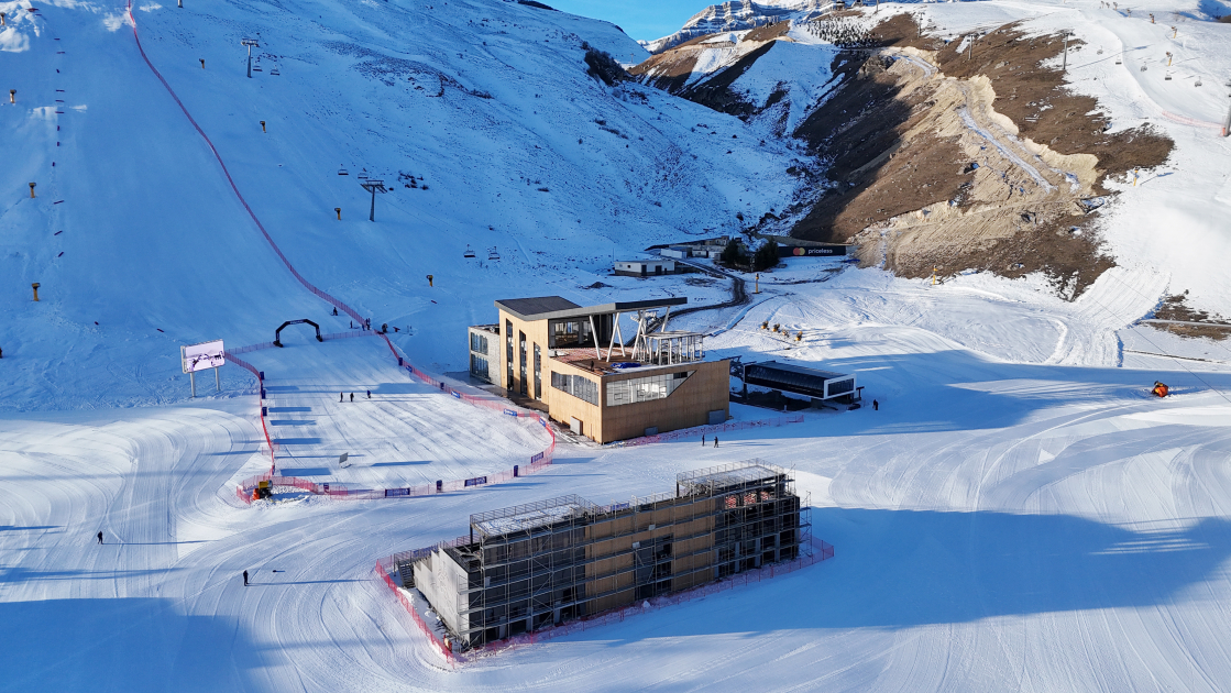 President Ilham Aliyev, First Lady Mehriban Aliyeva review works at “Lakeside” Hotel and Ski Club construction within Shahdag Tourism Complex (PHOTO/VIDEO)