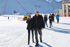 President Ilham Aliyev, First Lady Mehriban Aliyeva review works at “Lakeside” Hotel and Ski Club construction within Shahdag Tourism Complex (PHOTO/VIDEO)