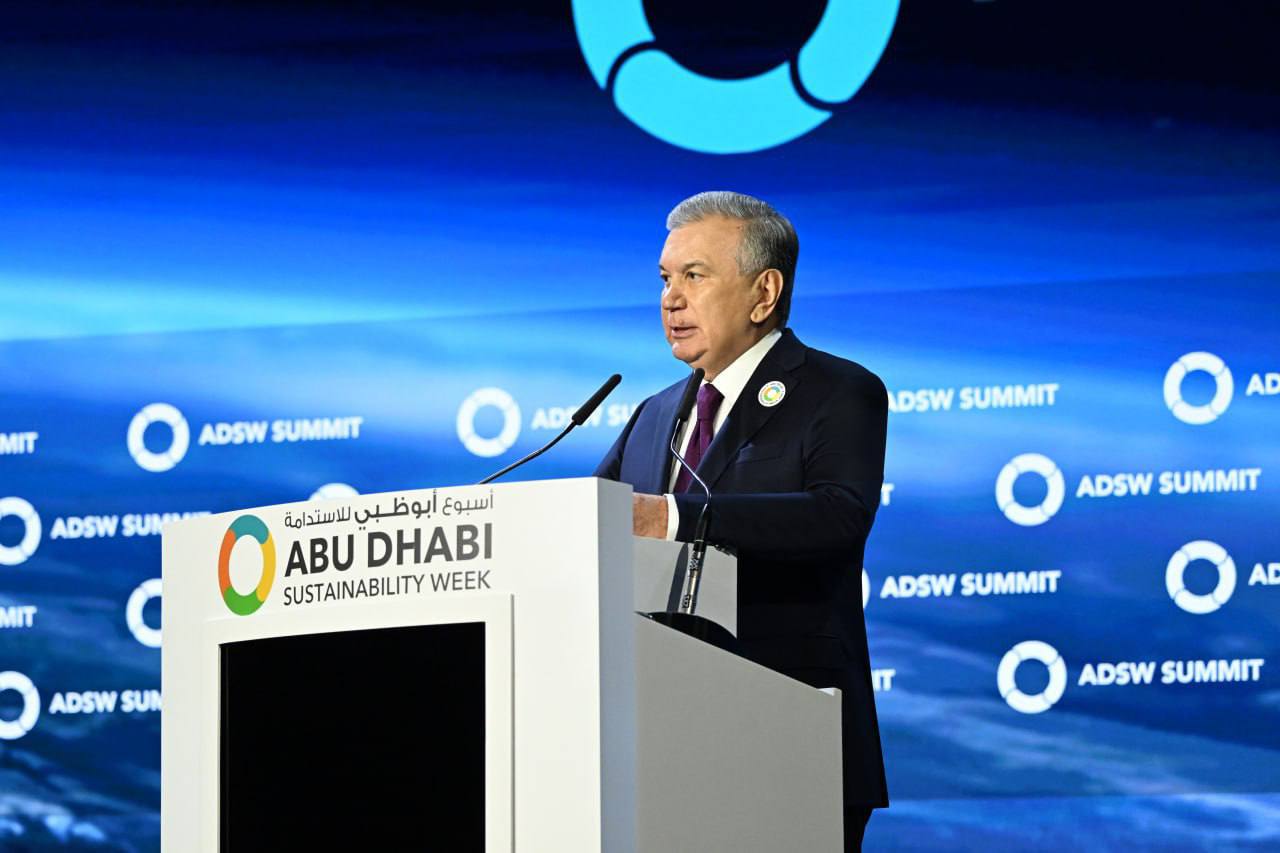 Kazakhstan, Azerbaijan's accord helps Uzbekistan export green energy to Europe - president