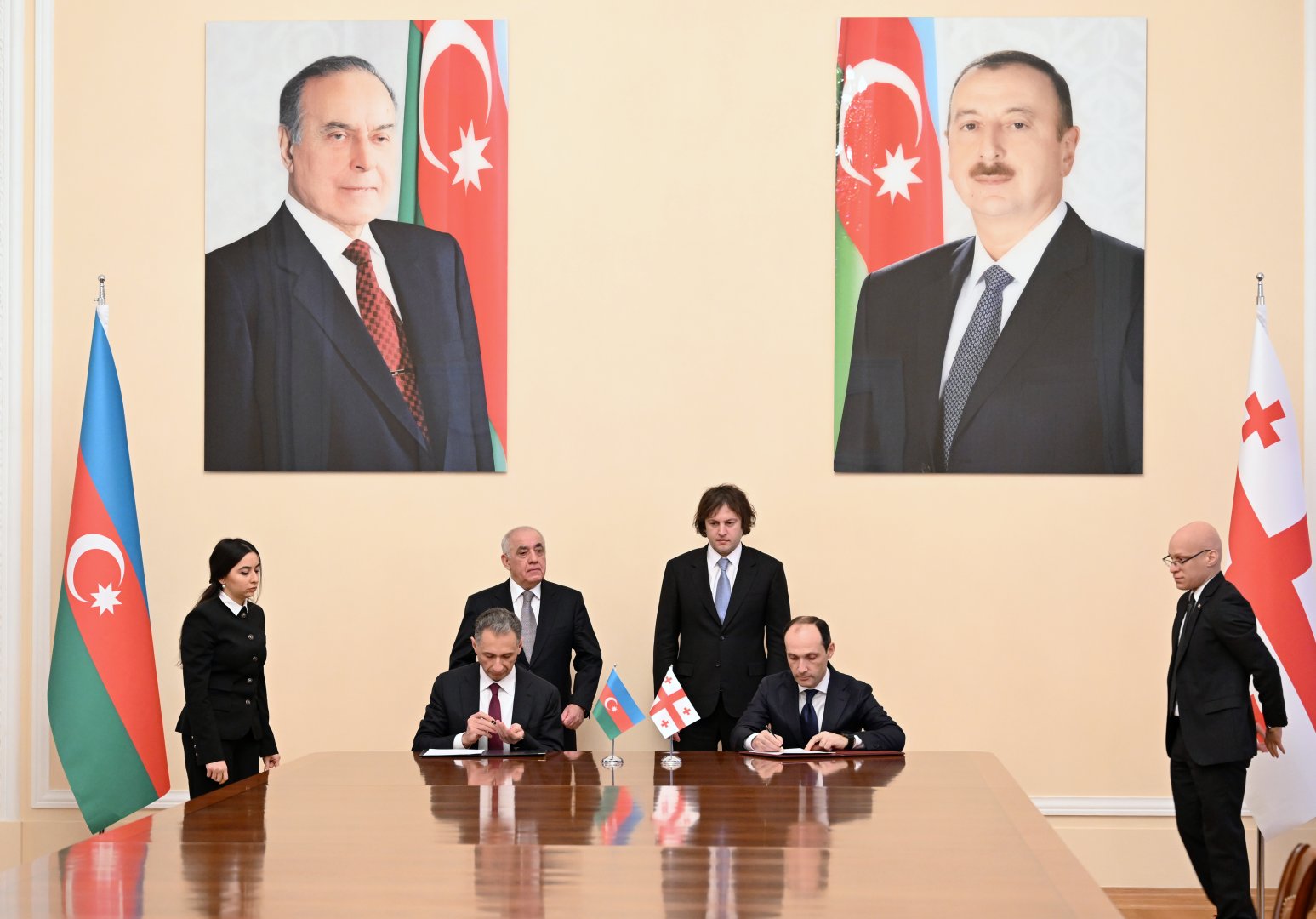 Azerbaijan, Georgia sign bunch of documents to boost bilateral ties (PHOTO)