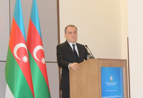 Azerbaijani FM briefs Slovenian counterpart on delimitation process with Armenia