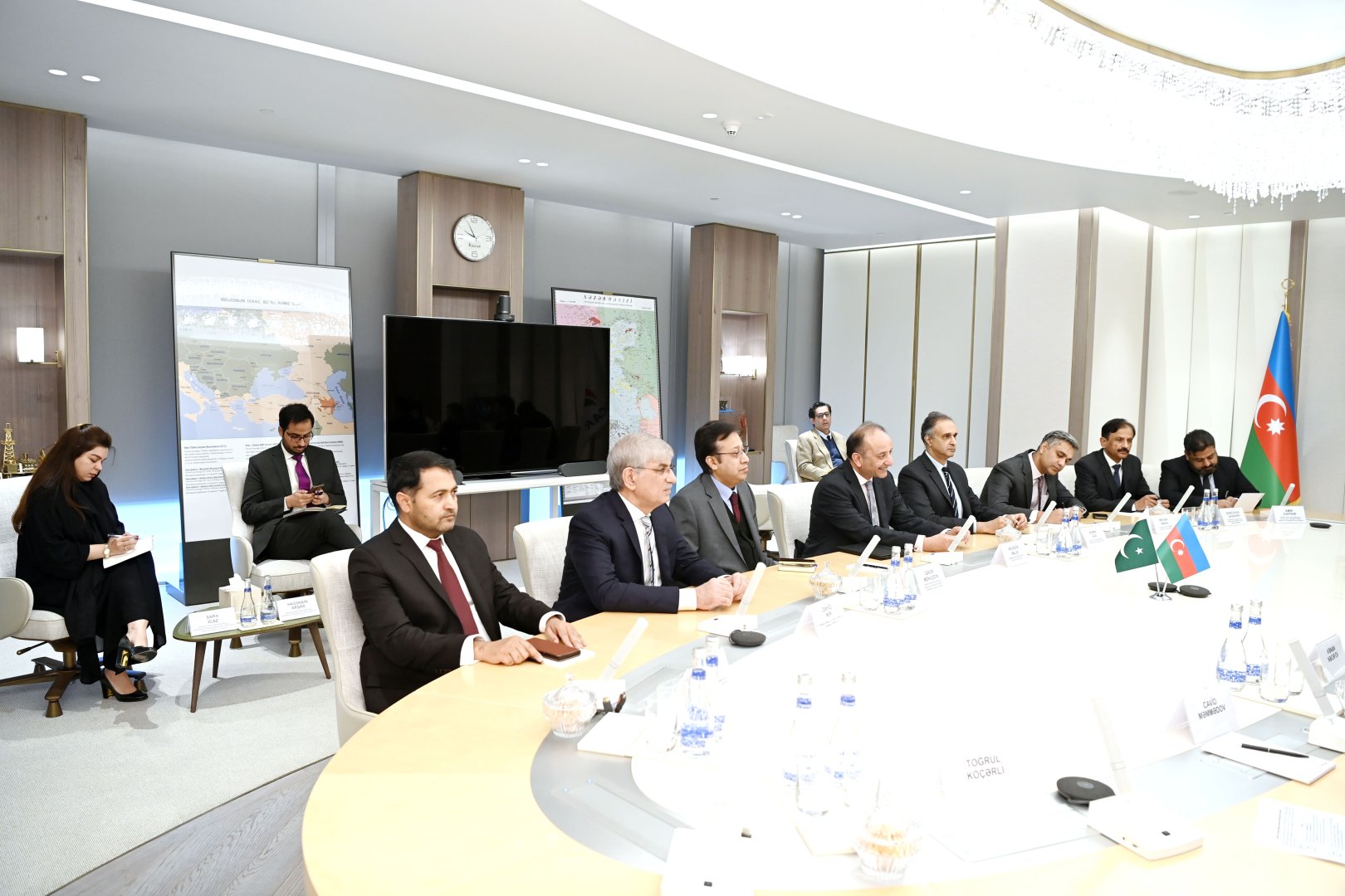 Azerbaijan, Pakistan discuss petroleum product trade issues (PHOTO)