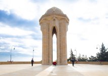 Azerbaijani State Security Service employees visit Alley of Martyrs in Baku (PHOTO)