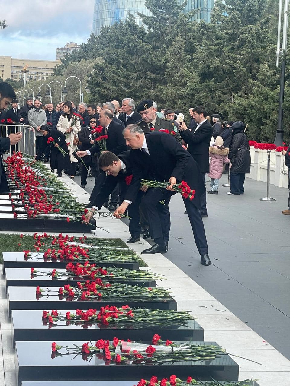 Georgian Ambassador to Azerbaijan honors memory of January 20 tragedy martyrs (PHOTO)