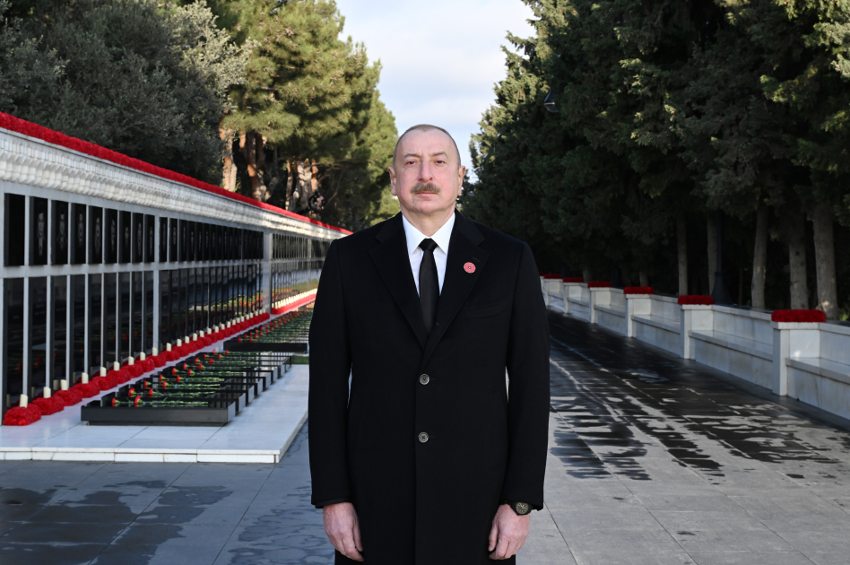 President Ilham Aliyev pays tribute to 20 January martyrs (PHOTO/VIDEO)