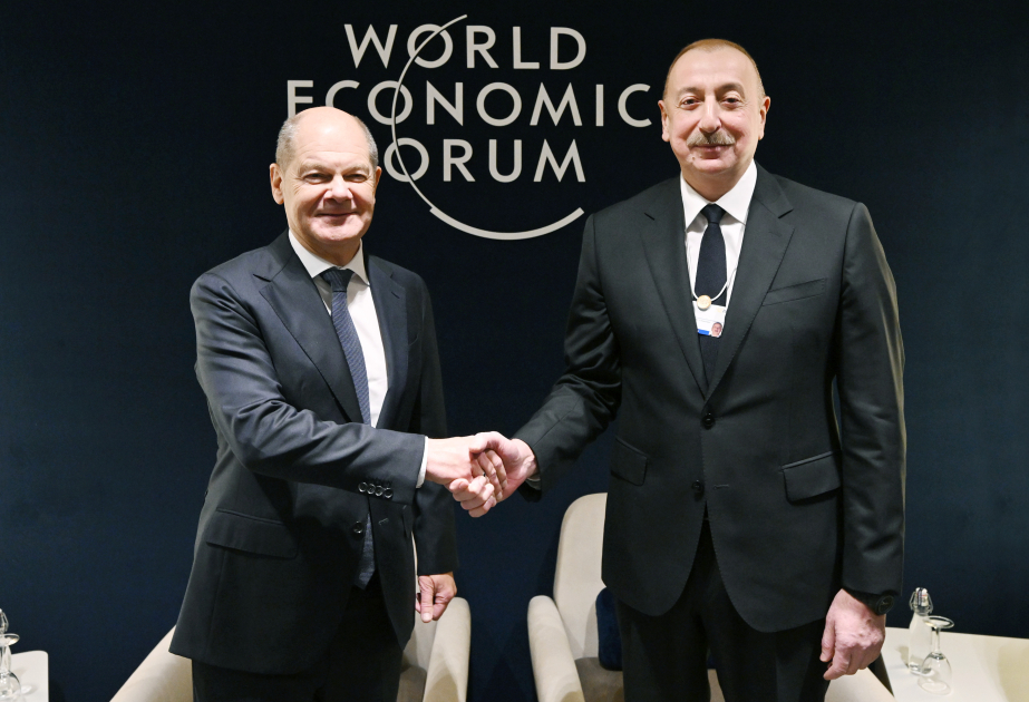 President Ilham Aliyev meets German Chancellor Olaf Scholz in Davos (VIDEO)