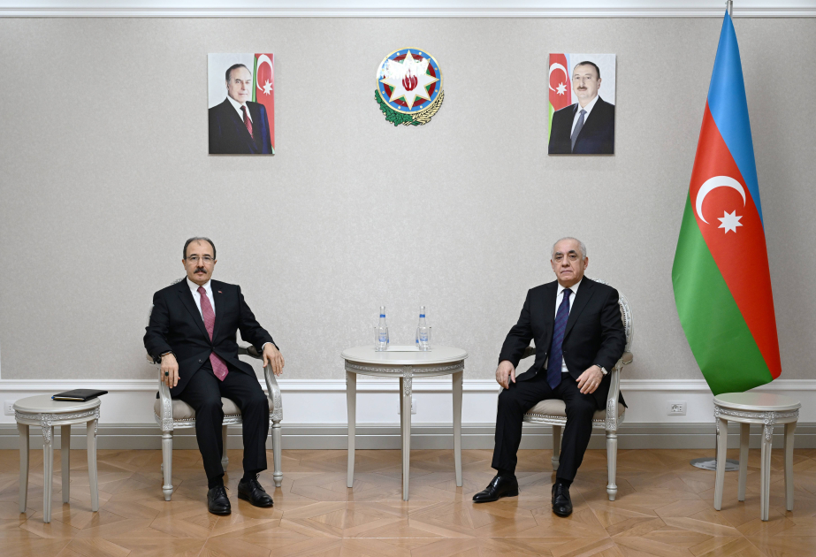 Azerbaijani PM meets with Turkish ambassador due to completion of his diplomatic mission