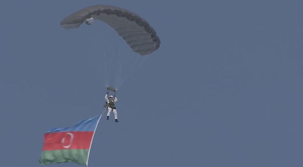 Azerbaijani Defense Ministry presents review of events of last week (VIDEO)